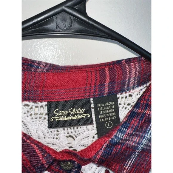 Sara Studio Long Sleeve Red Flannel Lace Button Up Shirt Women’s Large Crocheted - Picture 2 of 7